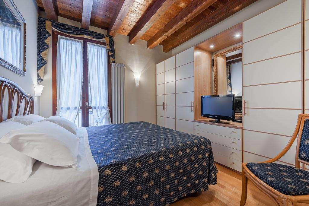 Palazzo Brando - Living Apartments Treviso Phòng bức ảnh